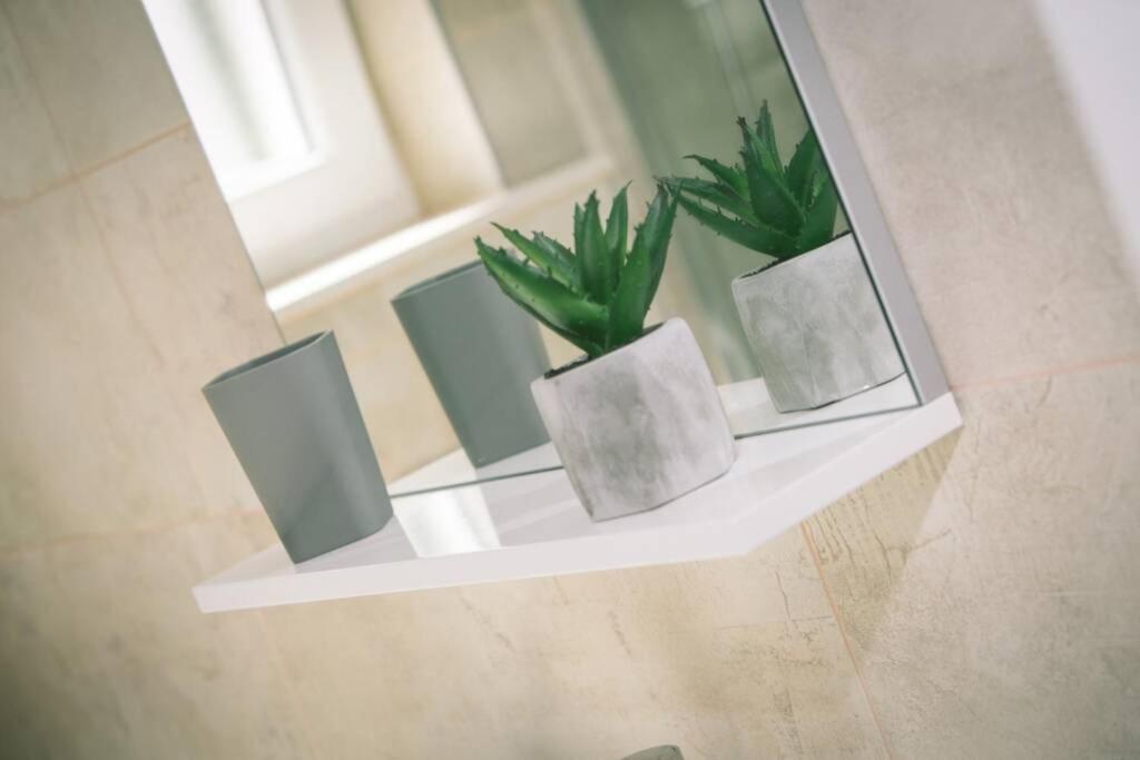 Lodge Jomi Kaštel Novi Екстериор снимка