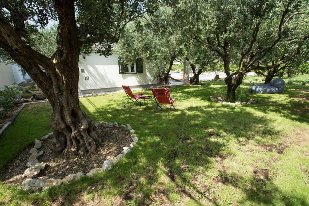 Lodge Jomi Kaštel Novi Екстериор снимка